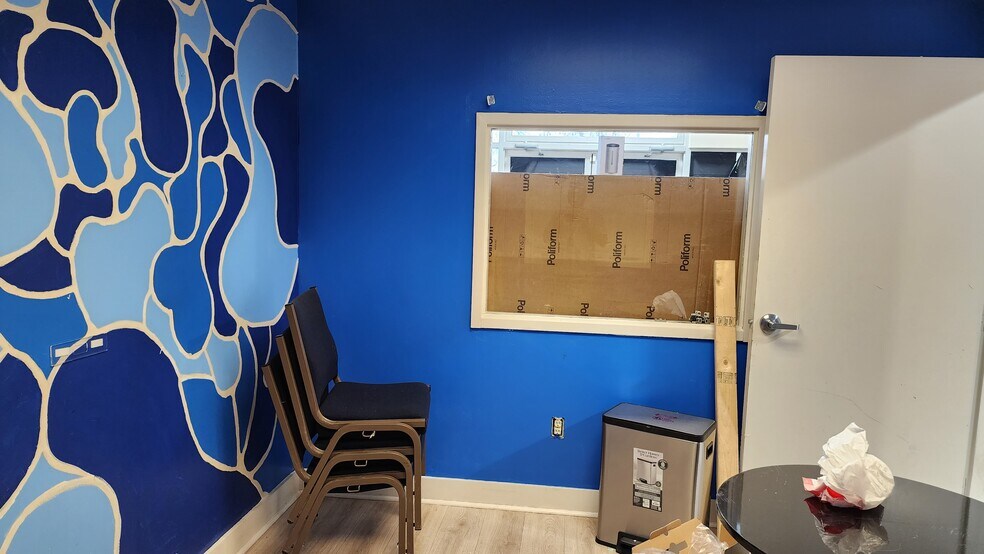 More Photos Of 1425 Ellsworth Industrial Dr, Atlanta Storefront Retail Office For Lease
