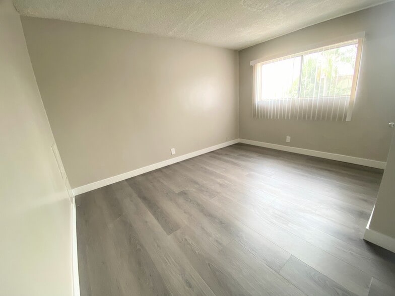 More Photos Of 14696 Rayen St, Panorama City Apartments For Sale