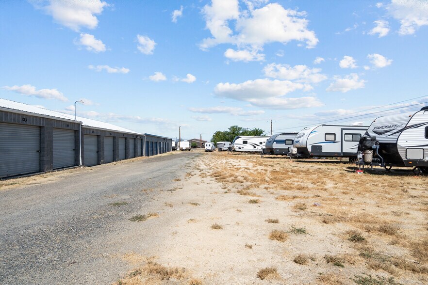 More Photos Of 1006 S Pacific Hwy, Talent Self Storage For Sale