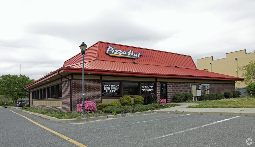 More Photos Of 4752 Us-9, Howell Fast Food For Lease