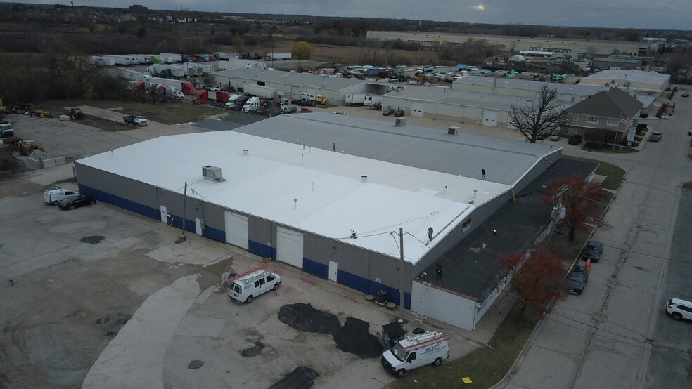 Primary Photo Of 29850-29860 N Skokie Hwy, Lake Bluff Warehouse For Lease