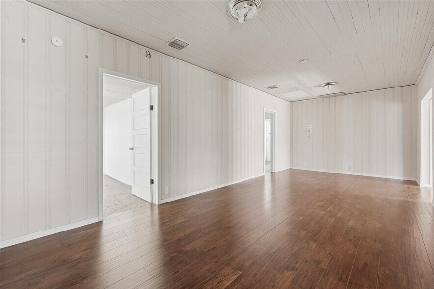 More Photos Of 506 Commonwealth Ave SW, Polk City Office Residential For Sale