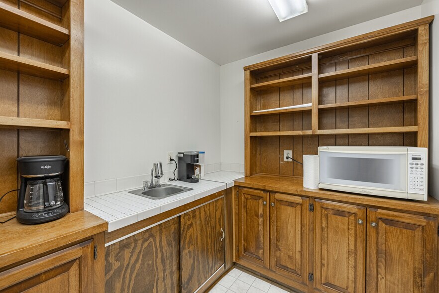 More Photos Of 100-102 Industrial Blvd, Toano Office For Sale