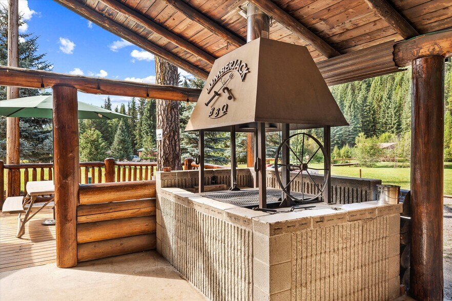 More Photos Of 7000 Graves Creek Rd, Lolo Bar For Sale