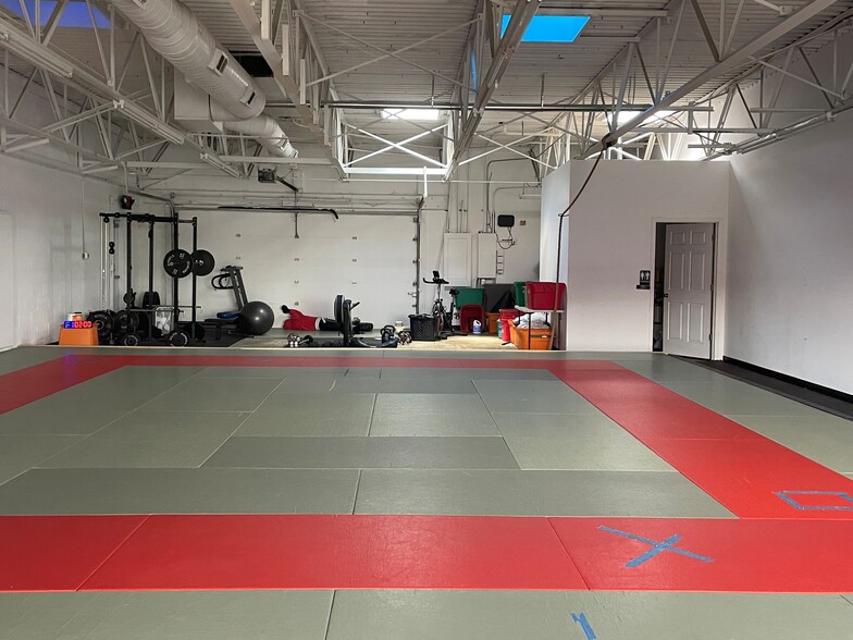 More Photos Of 9450 Haver Way, Indianapolis Storefront For Lease