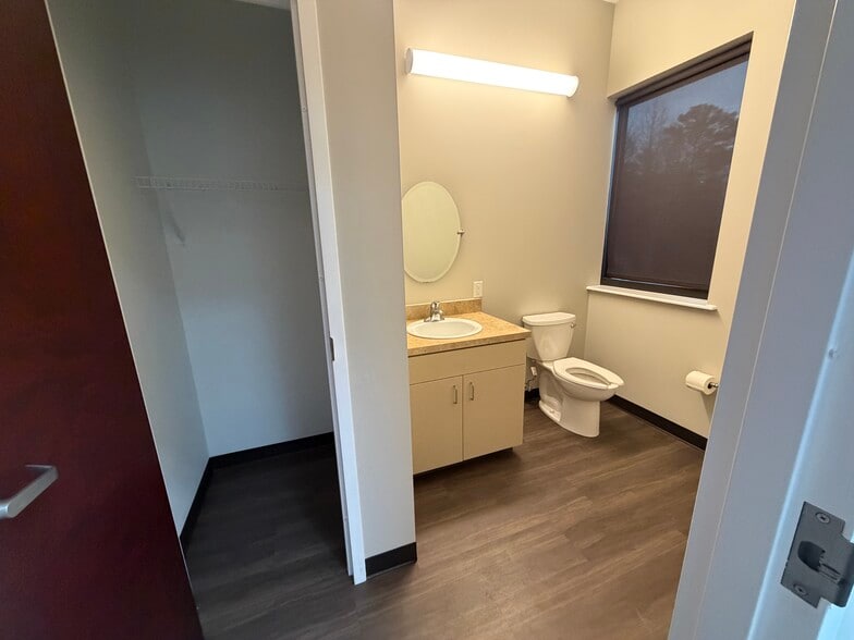 More Photos Of 501 Forest Ln, Clemson Medical For Lease