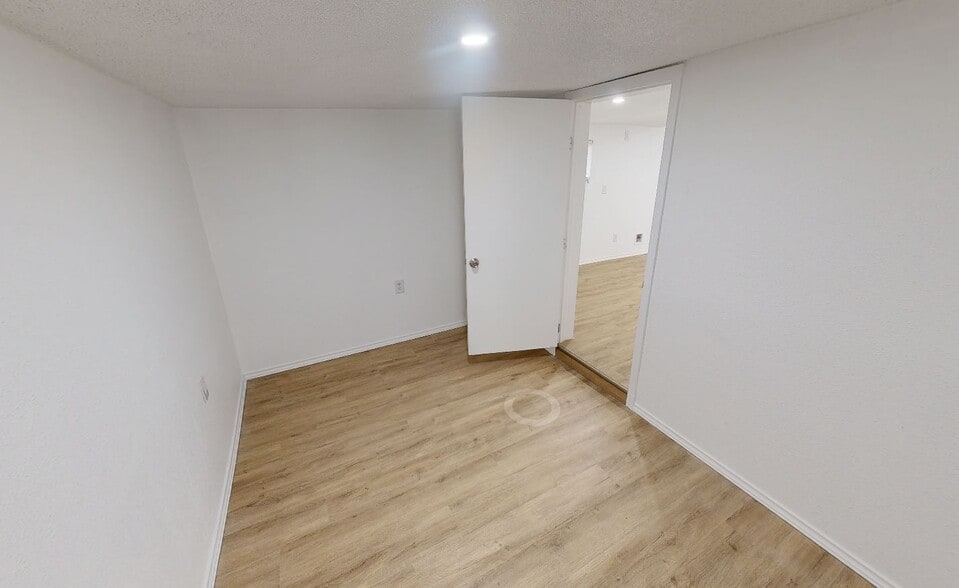 More Photos Of 2211 E 12th St, Austin General Retail For Lease