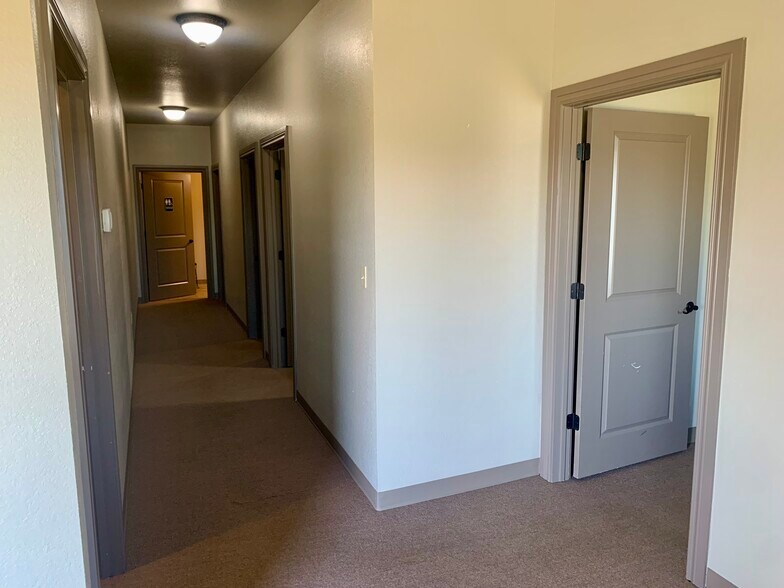 More Photos Of 903 SE 22nd St, Bentonville Office For Lease