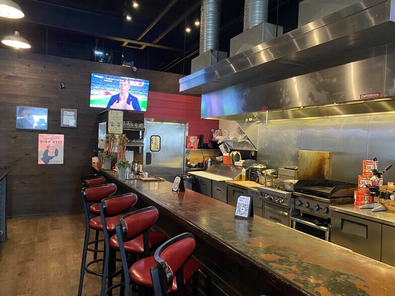 More Photos Of 89 Arch St, Hartford Restaurant For Sale