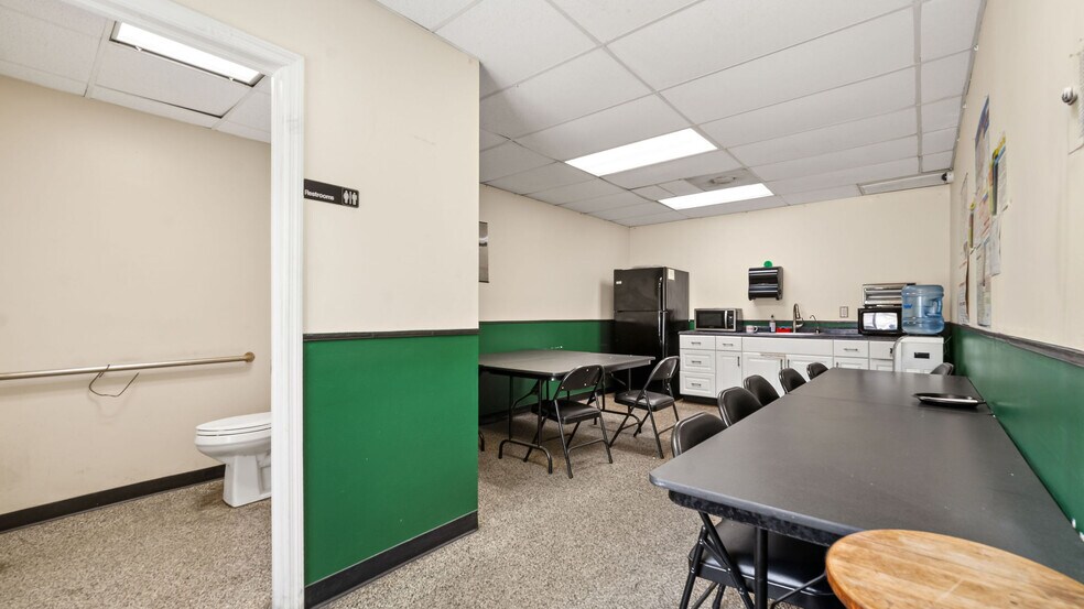 More Photos Of 44 SE 9th St, Deerfield Beach Warehouse For Sale