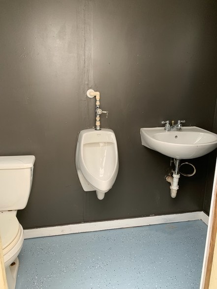 More Photos Of 2745 Wagon Trail Rd, Pearland Auto Repair For Sale