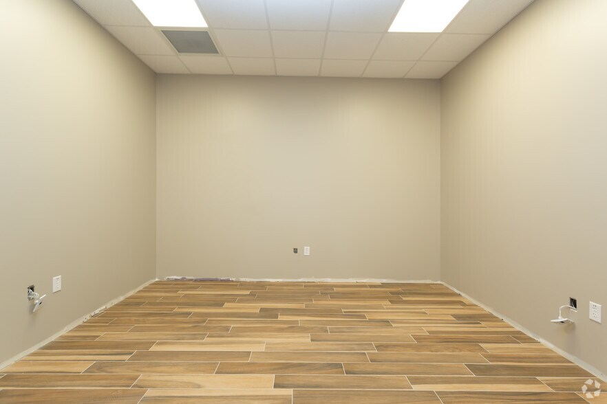 More Photos Of 2041-2053 Energy Dr, Apex Light Manufacturing For Lease