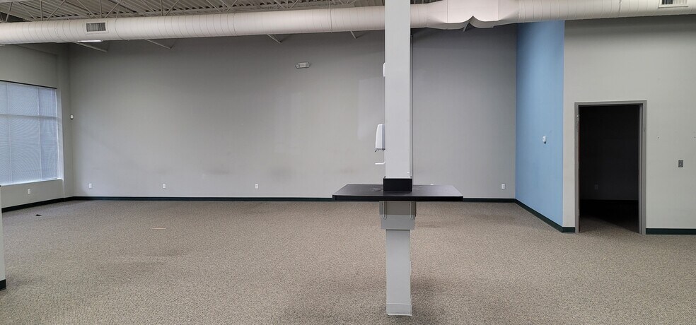 More Photos Of 131 New Rd, Parsippany Storefront For Lease