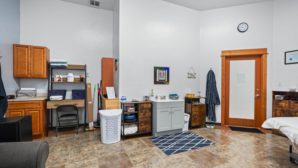 More Photos Of 500 N Front St, Townsend General Retail For Sale
