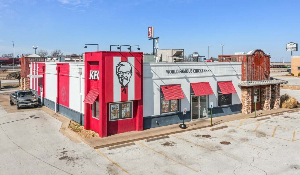 Primary Photo Of 1251 Banning St, Marshfield Fast Food For Sale