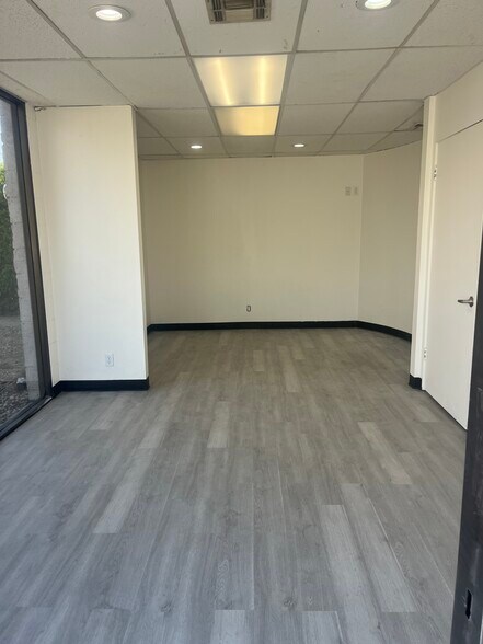 More Photos Of 7226 Valjean Ave, Van Nuys Warehouse For Lease