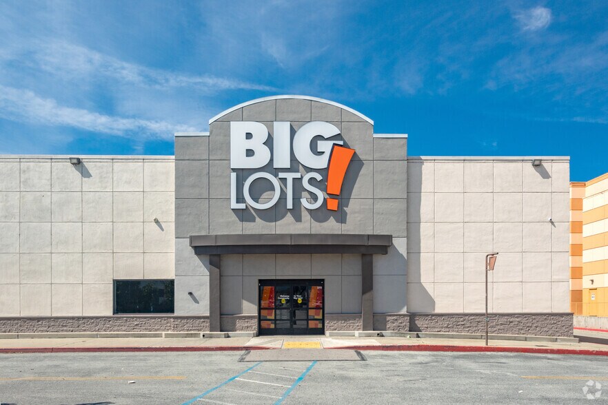 More Photos Of 370 Northridge Shopping Ctr, Salinas Freestanding For Lease