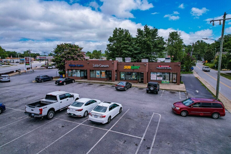 More Photos Of 671 Spartanburg Hwy, Hendersonville Restaurant For Sale