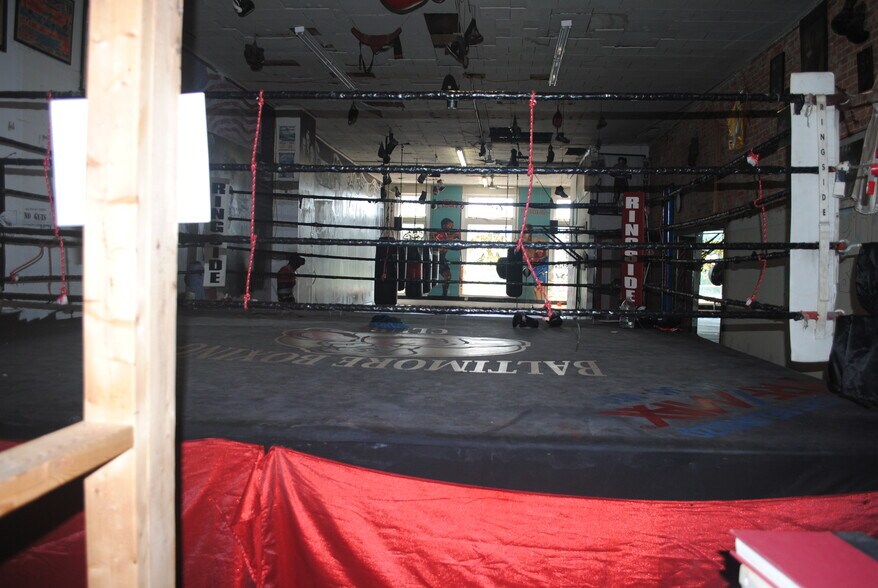 More Photos Of 506 S Broadway, Baltimore Storefront Retail Office For Lease