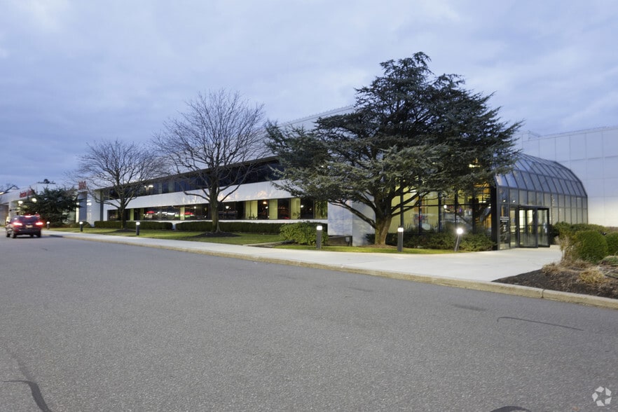 More Photos Of 500 N Broadway, Jericho Office For Lease