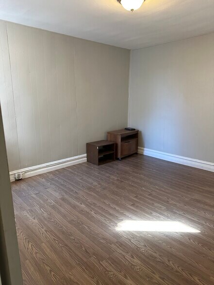 More Photos Of 1192 Yorkship Sq, Camden General Retail For Sale