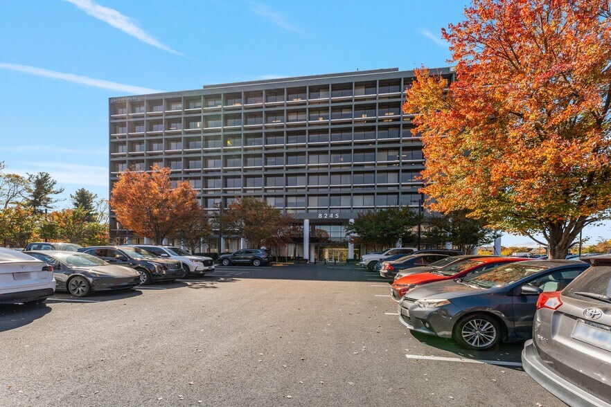 More Photos Of 8229 Boone Blvd, Vienna Unknown For Lease