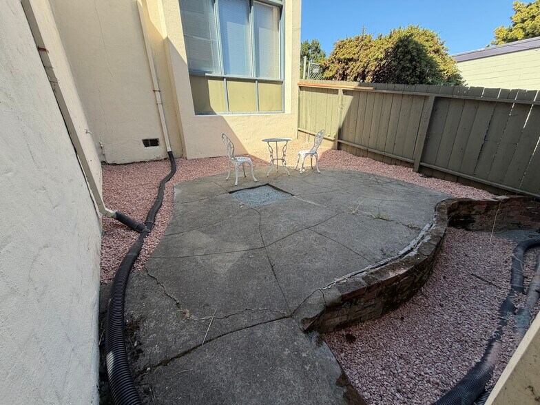 More Photos Of 435 Valley View Rd, El Sobrante Office For Lease