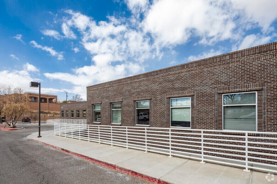 More Photos Of 10511 Golf Course Rd NW, Albuquerque Medical For Lease