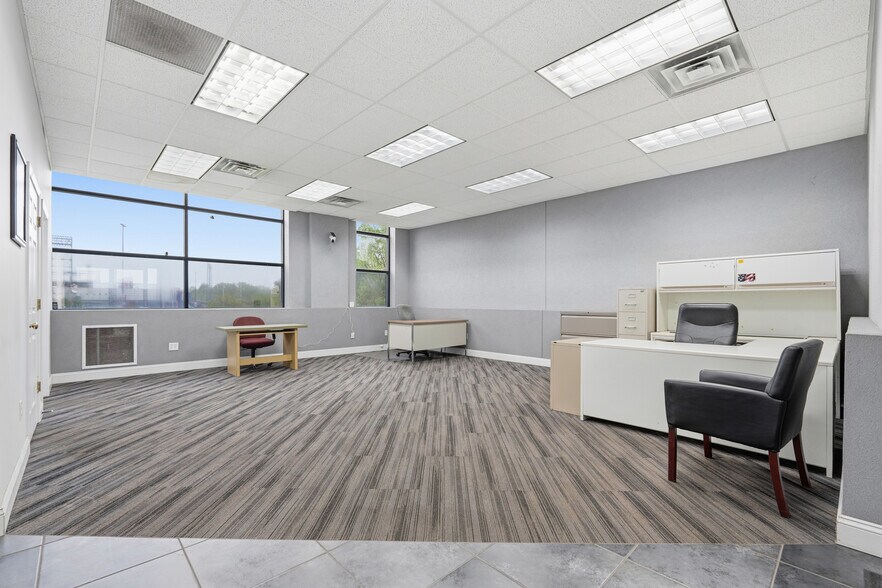 More Photos Of 701 Hiawatha Blvd E, Syracuse Warehouse For Lease