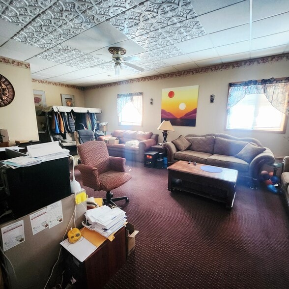 More Photos Of 1507 W Oakland Ave, Austin Hotel For Sale