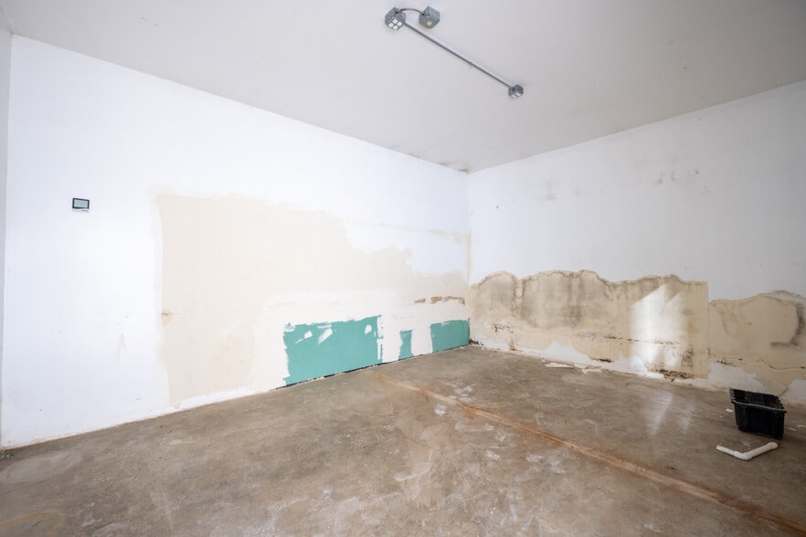 More Photos Of 5261-5265 E Washington Blvd, Commerce Warehouse For Sale