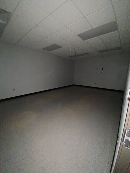 More Photos Of 5602 E Hwy 66, El Reno Industrial For Sale