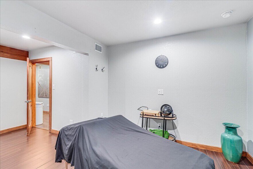 More Photos Of 121 Cut Off Rd, Port Aransas Office Residential For Sale