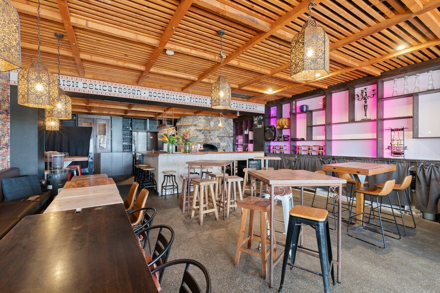 Primary Photo Of 23 The Strand, Dee Why Storefront Retail Residential For Lease