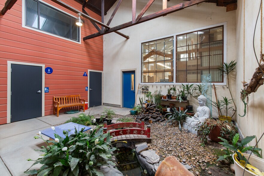 More Photos Of 2534 Magnolia St, Oakland Manufacturing For Sale