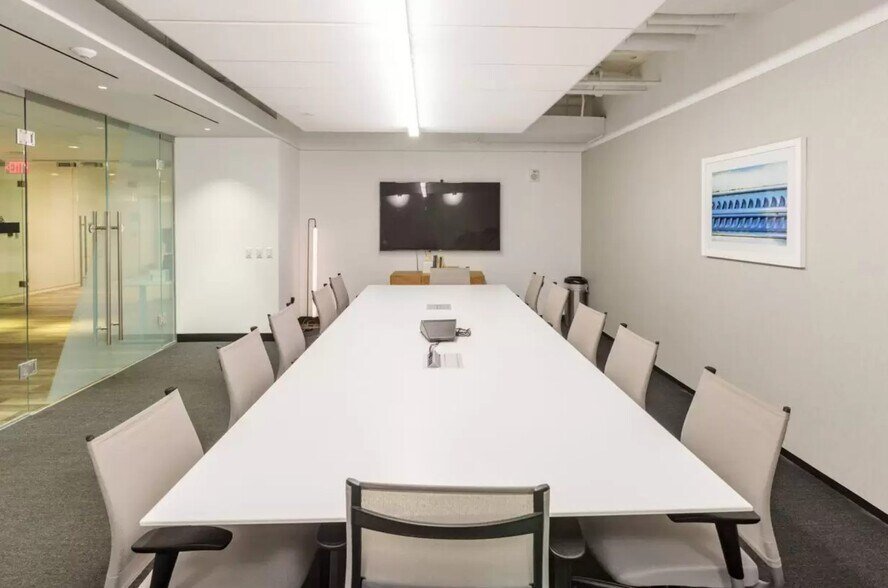 More Photos Of 3100 Clarendon Blvd, Arlington Coworking Space