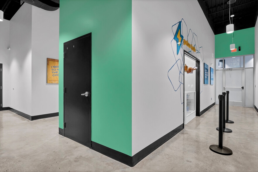 More Photos Of 155 Porters Neck Rd, Wilmington General Retail For Lease