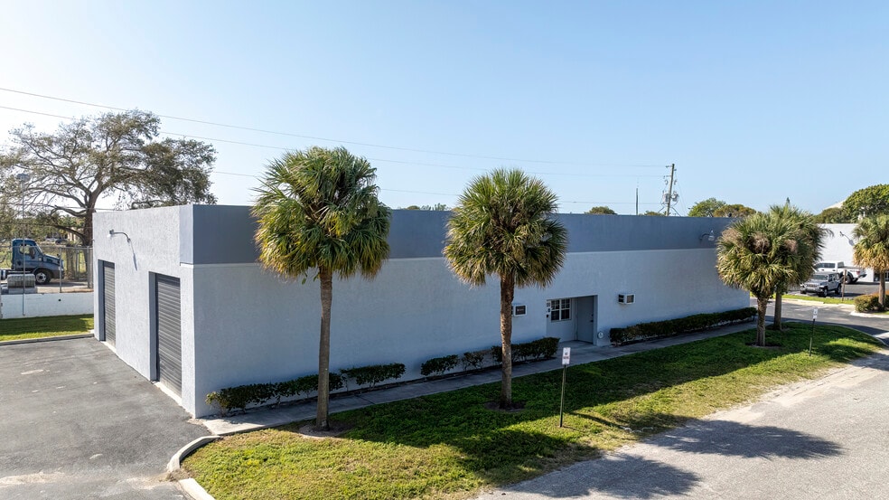 More Photos Of 1236 53rd St, Mangonia Park Industrial For Lease