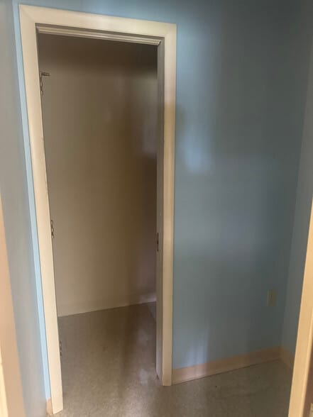 More Photos Of 410 W State St, Mertztown Medical For Sale