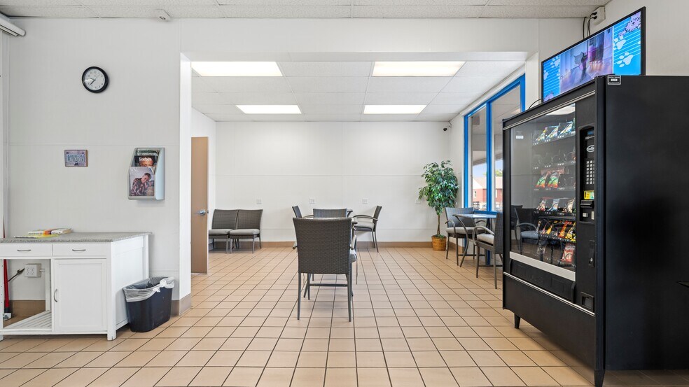 More Photos Of 905 S 2nd Ave, Walla Walla General Retail For Sale