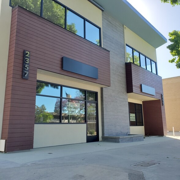More Photos Of 2355-2357 Honolulu Ave, Montrose Serviced Offices For Lease