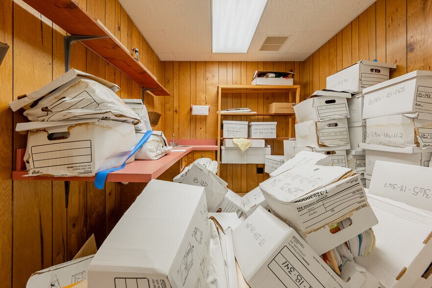 More Photos Of 65 E Main St, Pulaski Office For Sale