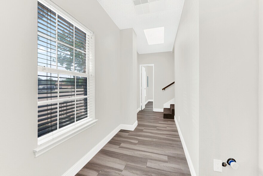 More Photos Of 326 S Edmonds Ln, Lewisville Medical For Lease