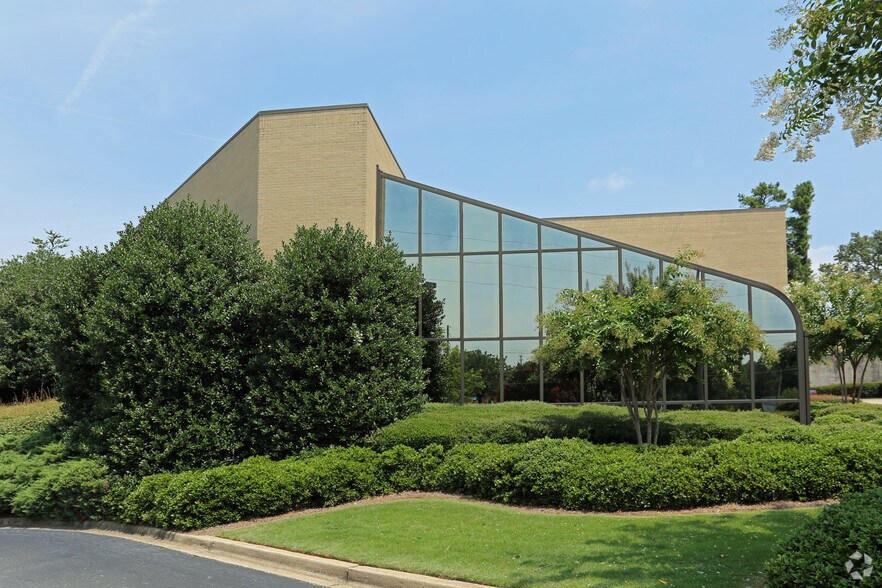 More Photos Of 2010 Patton Chapel Rd, Birmingham Office For Sale