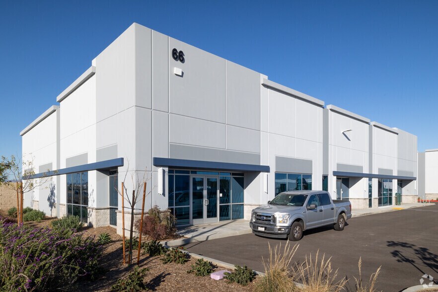 More Photos Of 66 Commerce Dr, Perris Warehouse For Lease