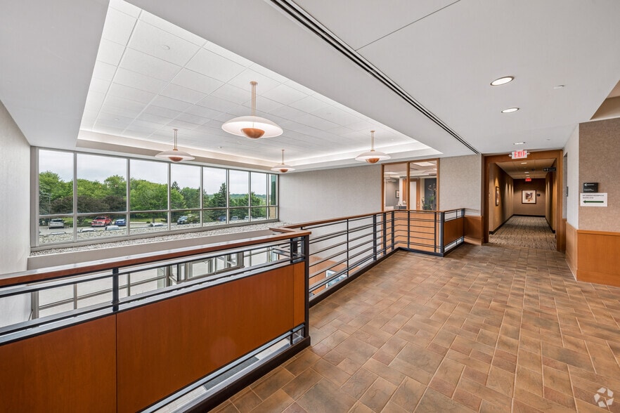 More Photos Of N16W23217 Stone Ridge Dr, Waukesha Office For Sale