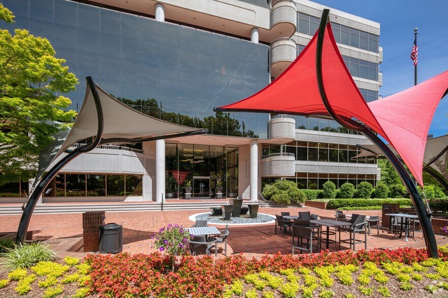 More Photos Of 6600 Peachtree Dunwoody Rd NE, Atlanta Office For Lease