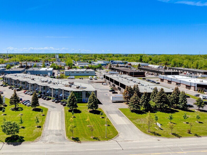 More Photos Of 3600 Boul Matte, Brossard Distribution For Lease