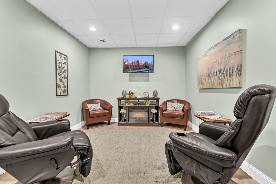 More Photos Of 6576 E Quaker St, Orchard Park Freestanding For Sale