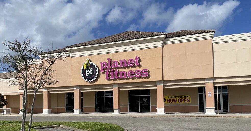 More Photos Of 686-728 Cheney Hwy, Titusville Unknown For Lease